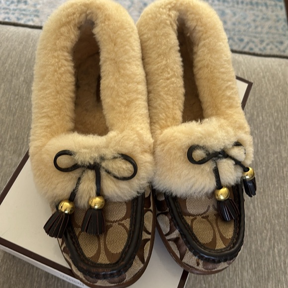 Coach Women’s moccasins size 8 - Picture 1 of 3